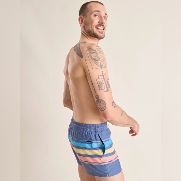 Chubbies The Retro Sets 5.5” Classic Swim Trunks Striped Stretch Small - Picture 1 of 14